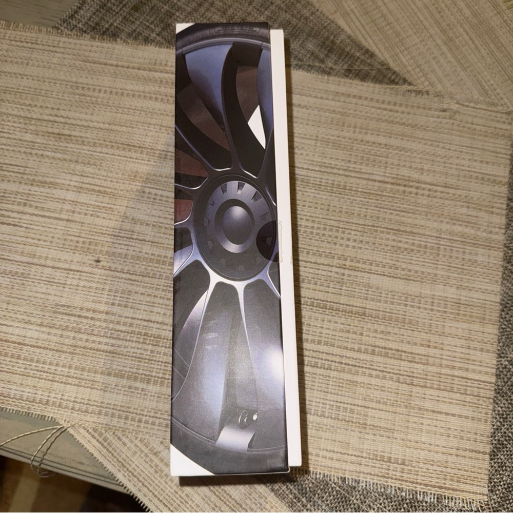 Stylish Black Wheel Rim Box